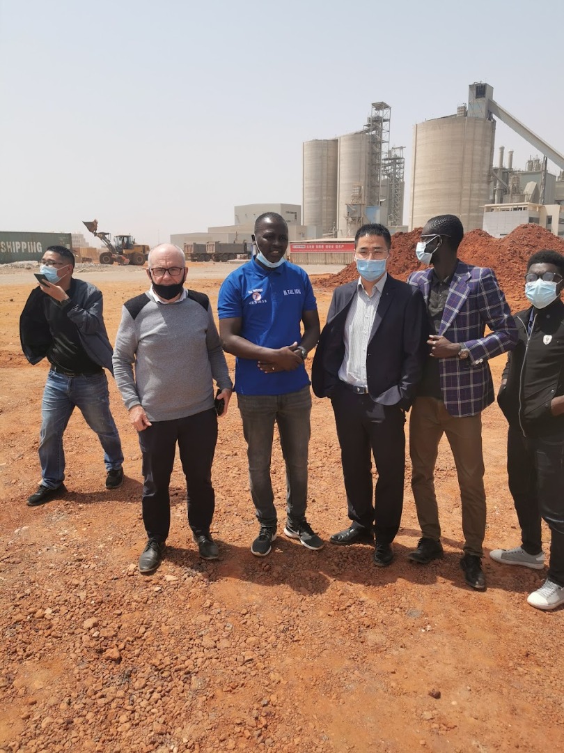 Travaux de réalisation d'une clôture à Kirène